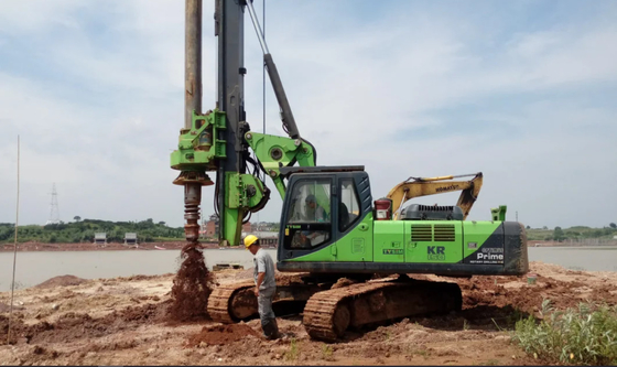 Hidrolik Piling Rig Makine kedi taşıyıcıları pile delme teçhizatı.54m 27rpm 2500mm